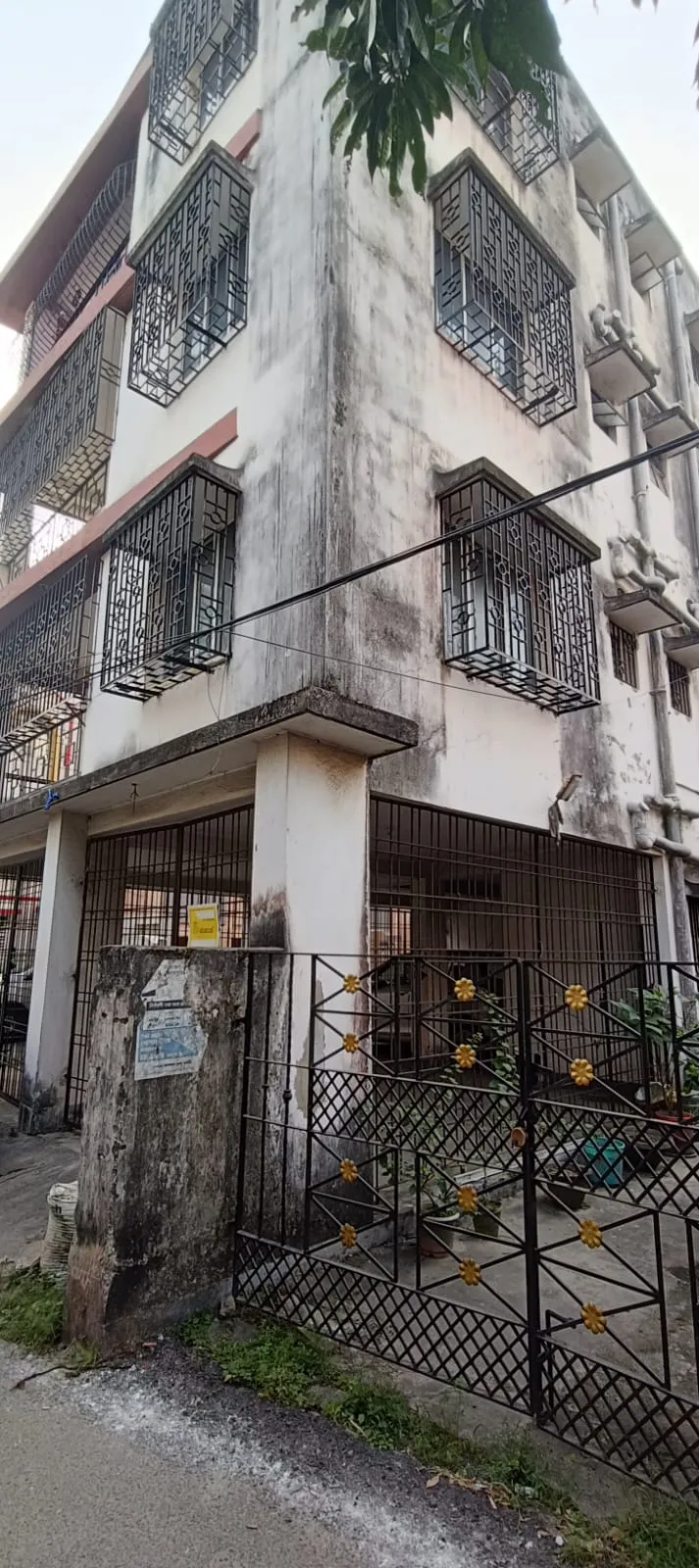 Flat in Paschim Barisha, Kolkata